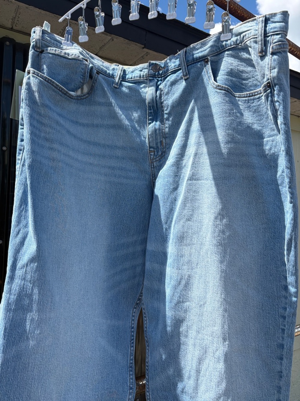 Men’s GoodFellow & Co. RELAXED SIZE 48W x 36L,  light wash - Picture 2 of 5